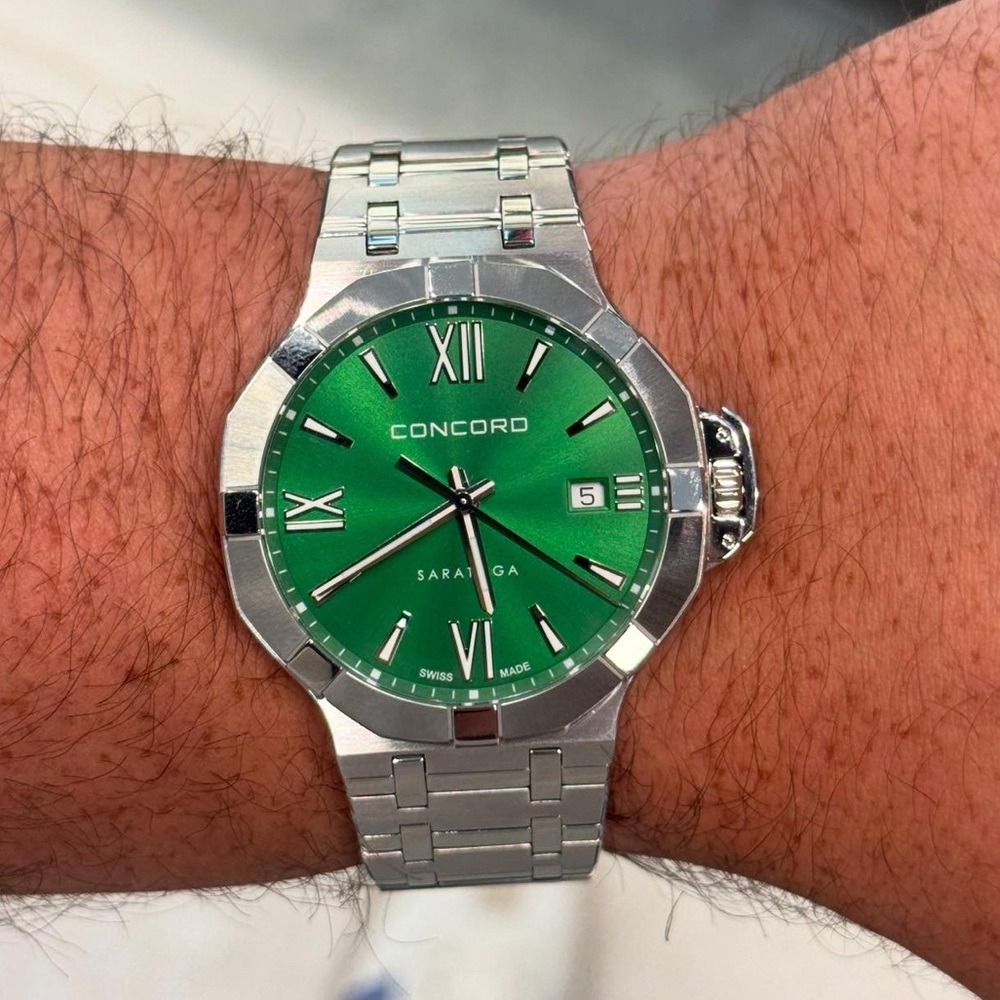 Concord Saratoga Green Dial 40mm Swiss Made Luxury Quartz Watch Ref 0320464 EUC